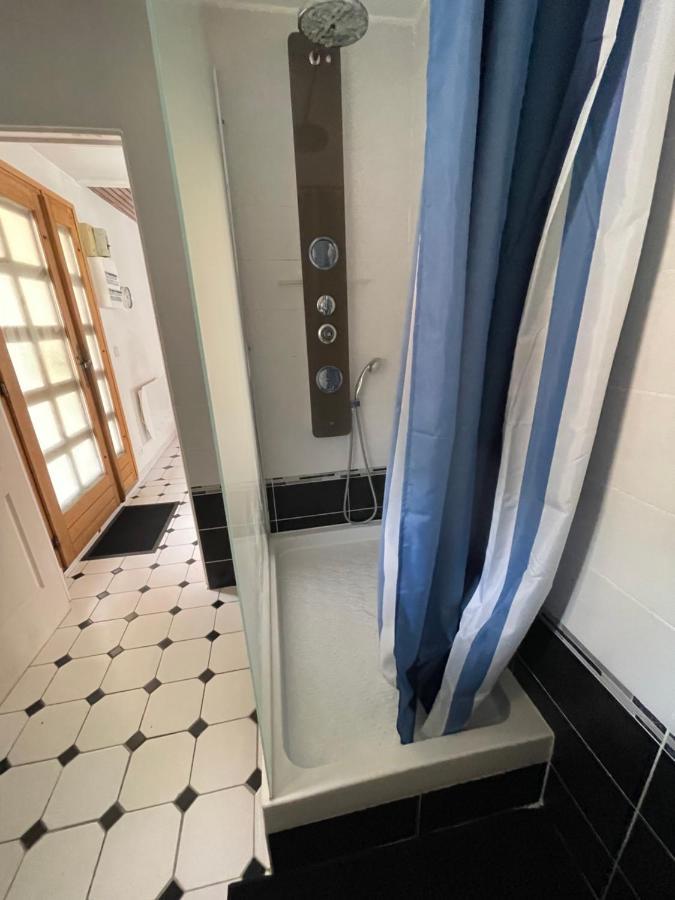 Agreable Appartement Dans Une Maison Saint-Denis  Zewnętrze zdjęcie