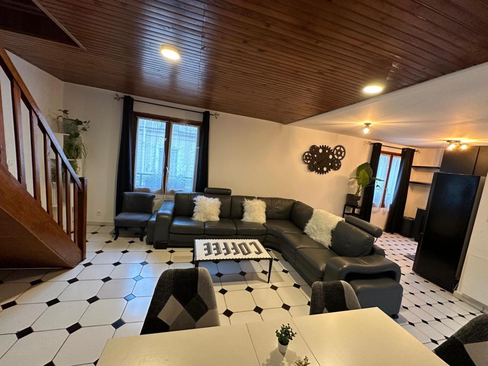 Agreable Appartement Dans Une Maison Saint-Denis  Zewnętrze zdjęcie